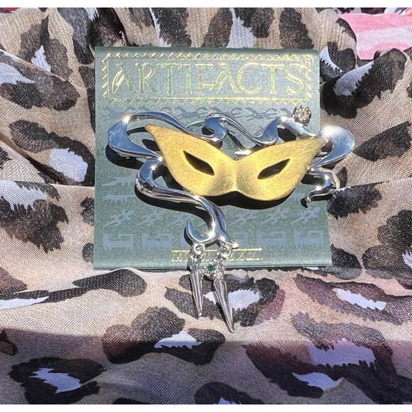 Masquerade Mask Ball Costume Party Vintage Brooch Pin New on Card - Picture 8 of 11